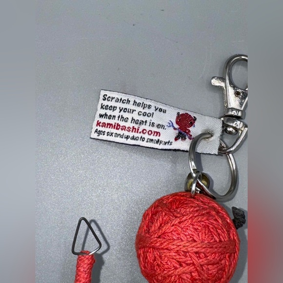 String doll Scratch keychain - Picture 4 of 5